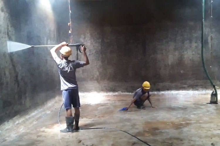 rcc watertank cleaning